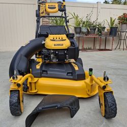 Dewalt 28 in. 224cc Commercial Engine 3-in-1 Gas RWD Self-Propelled Lawn Mower with High Rear Wheels