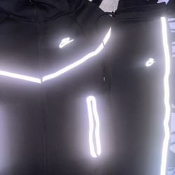 Nike Tech Reflective