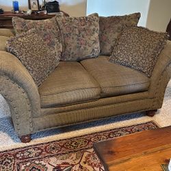 Couch And Love Seat Set In Great Shape 