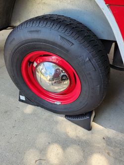 Rim tire hub cap