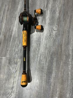 Fishing equipment: Rods And Reels