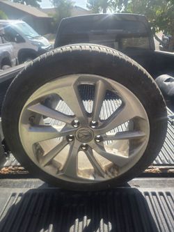 Wheel and tire 2017 Acura ILX