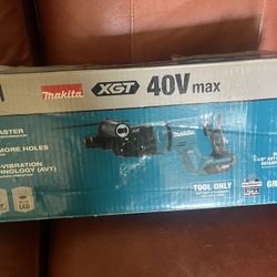 Makita Rotary Hammer 40V 