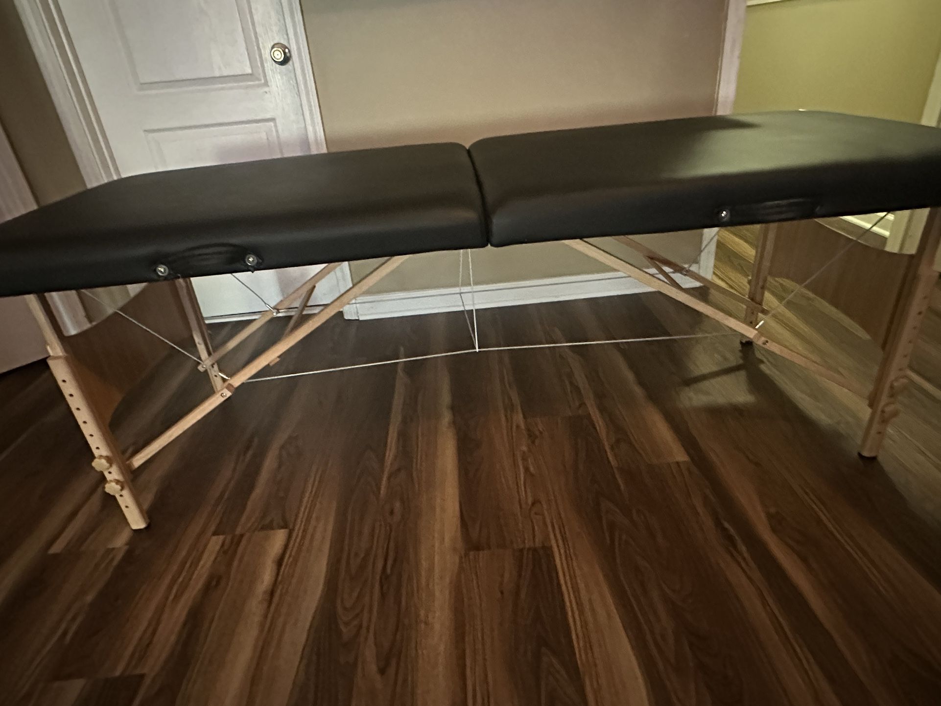 Massage / Lash Bed 