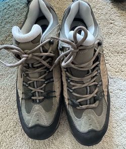 Men’s Hiking Boots (unworn)