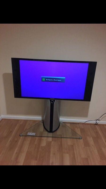 SAMSUNG 50 inch TV with Stand