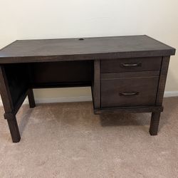 Computer desk 
