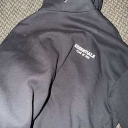 Essentials Hoodie Fw24 (medium) 