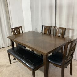 Contemporary Dining Table With 4 Chairs & Bench / Mesa Comedor Contemporaneo De Sillas Y Banca