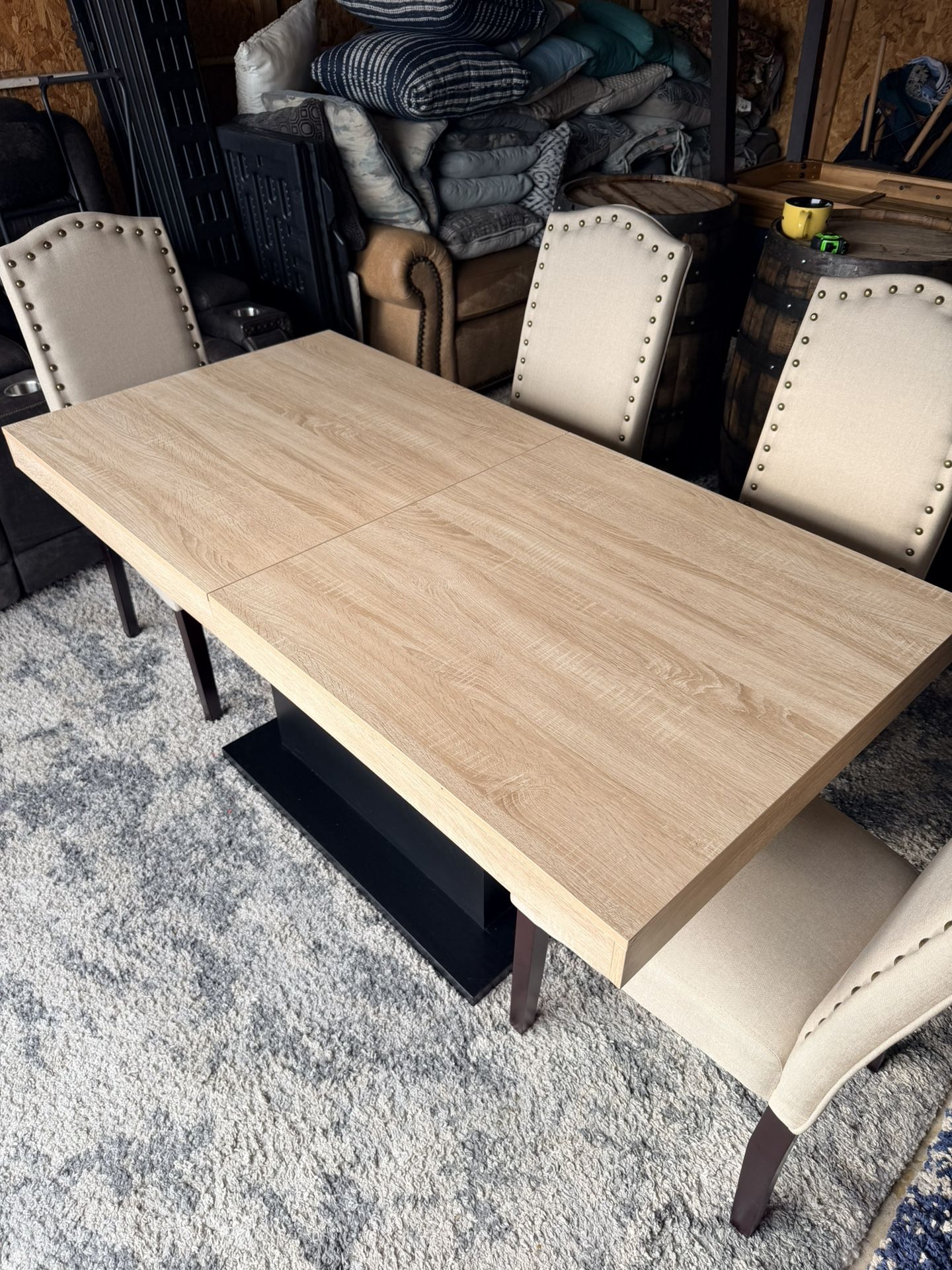 Dining Table With Expandable Desktop and 4 chairs 