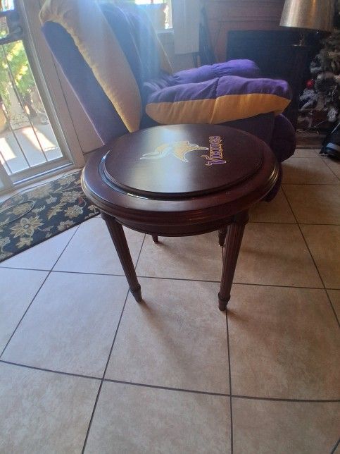 NFL VIKINGS ENDTABLE