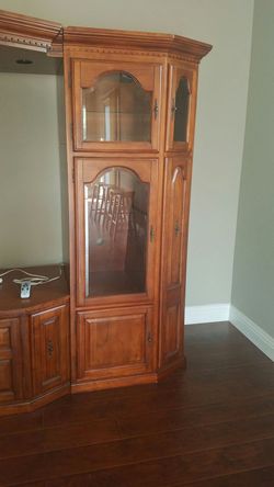 Entertainment center