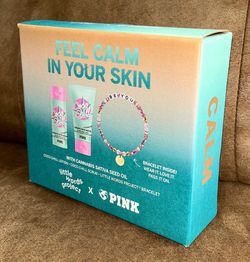 VS Pink Coco Chill Skincare Set with Bracelet