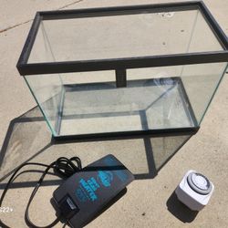 Medium Size Repitle Tank W/ Accessories 