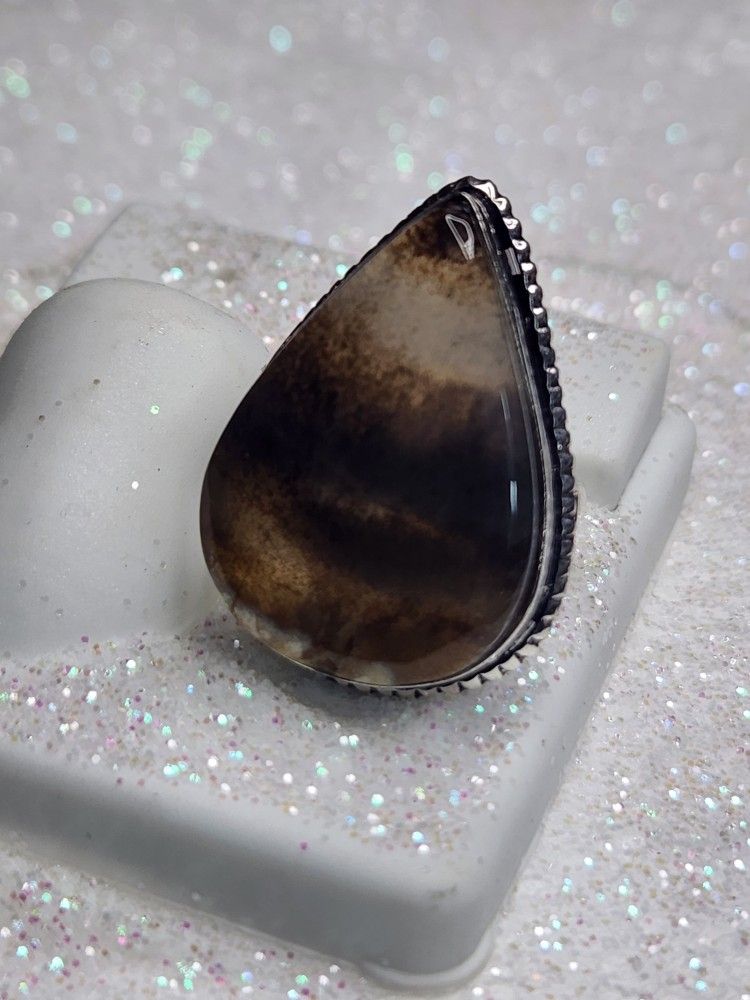 Gorgeous sirup Agate ring size 8.