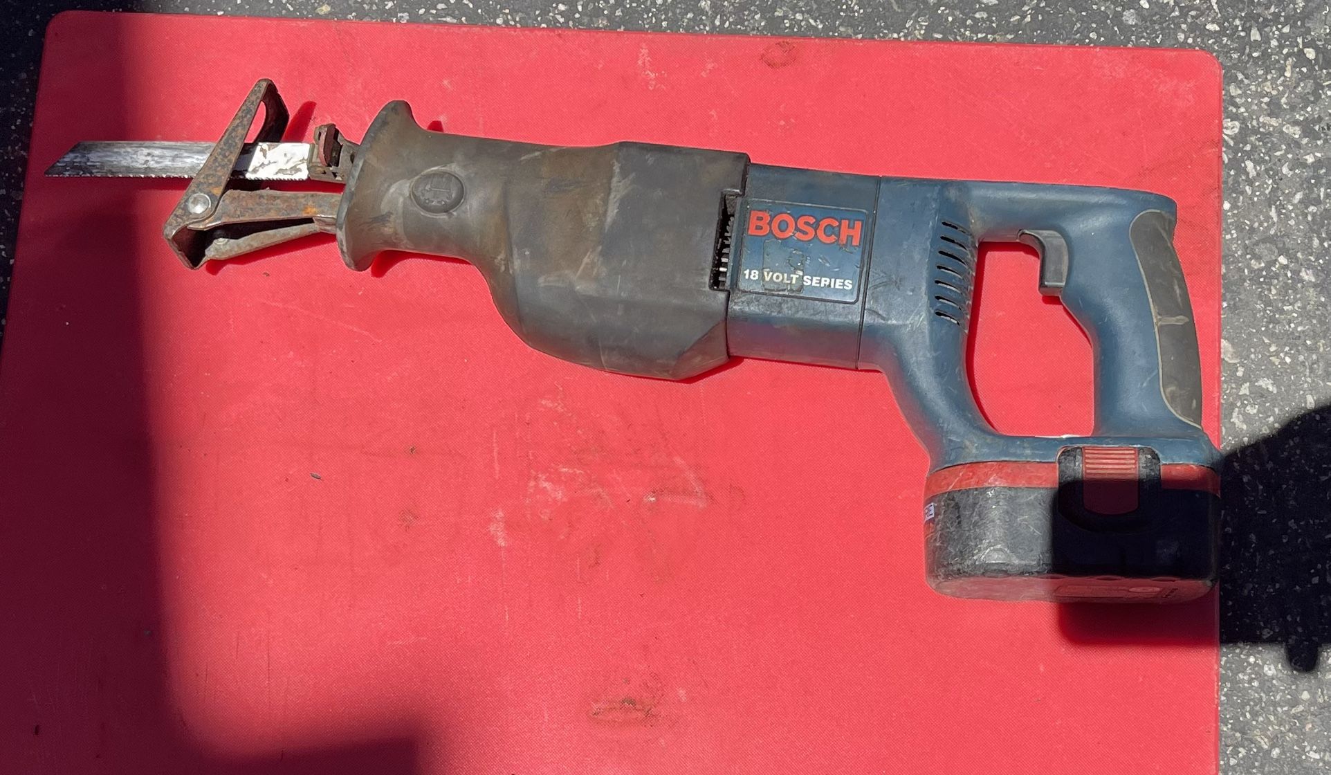 Bosch 18V reciprocating saw, specifically the CRS180B model,
