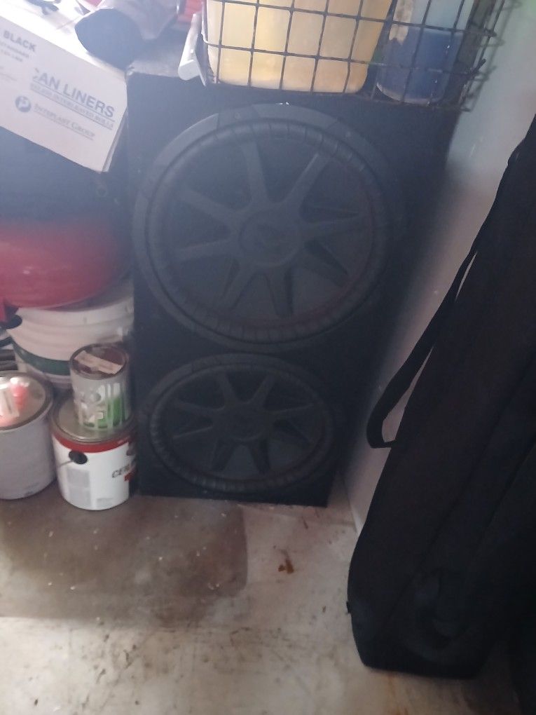 15in Kicker Speaker With 2 Amps