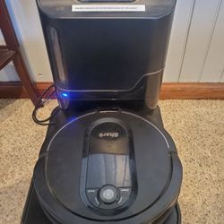 Shark IQ Robot Vacuum RV1001AE