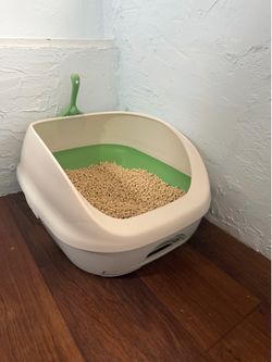Litter box - tidy litter box like new