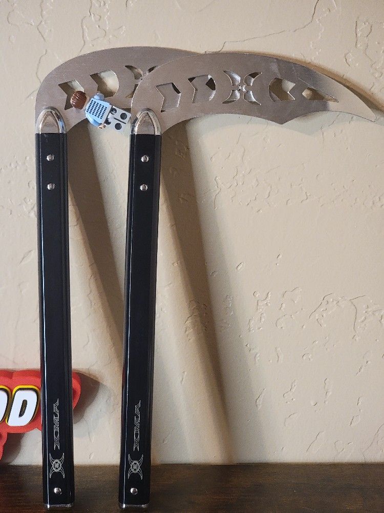 2 Used XMA Aluminum Kamas Black