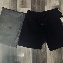 Black Essential Shorts 