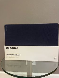16” MacBook Pro Laptop Textured Hardshell Case