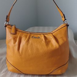 Authentic COACH SOHO Pebbled Leather Handbag Purse Z27741