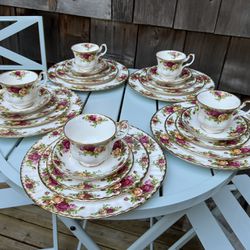 25 Piece 5 Place Settings Royal Albert Old Country Roses China