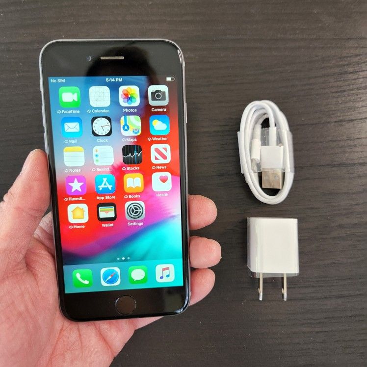 iPhone 6 - UNLOCKED - Like New