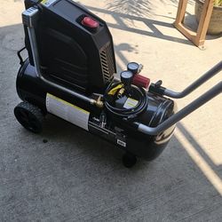 HUSKY COMPRESSOR-8-GAL -150PSI TRABAJA MUY BIEN BRAND NEW 