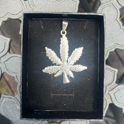 Marijuana Weed pot Plant Pendant Stainless Steal Chain Silver Necklace 