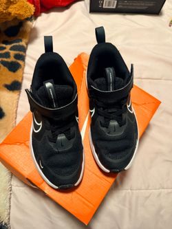 Nike Cosmic Runner Kids Sneakers