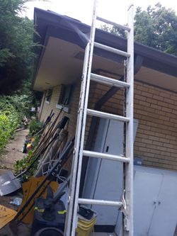 Aluminum adjustable ladder