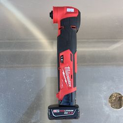Milwaukee M12 Fuel Cordless Multi-Tool with XC 4.0Ah Battery / New