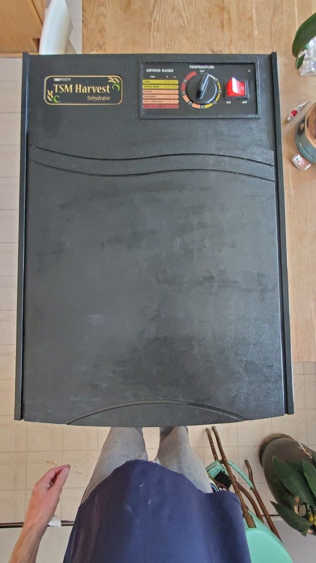 TSM Harvest 10 tray Dehydrator Black with Temperature Control Model No. #20556