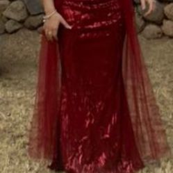 Dress For Prom.    Color Red Wine  Size small 