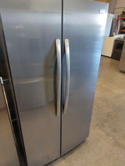 Frigidaire 26cu.ft Side-By-Side Refrigerator