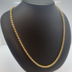 18K Gold Rope Chain. 