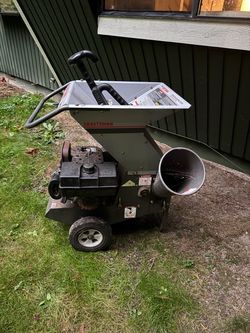 Title Craftsman 8HP Gas Chipper/Shredder - Runs and Chips