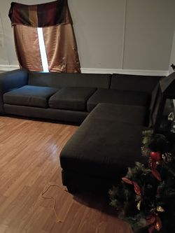 Nice sectional no rips
