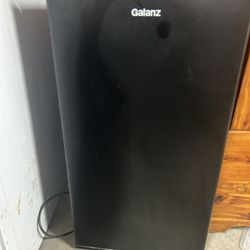 DORM SZ REFRIGERATOR 