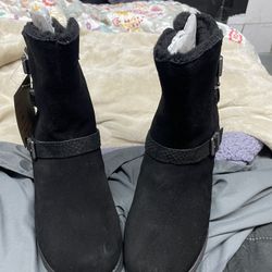  BEARPAW BLACK BOOTS BRAND NEW NEVER WORN