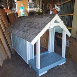 New Custom Dog House Medium Size $150 Firm Located In Colton