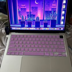 Apple MacBook Pro - Lightly Used/Like New