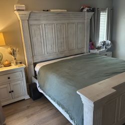 King White Wood Bed Set