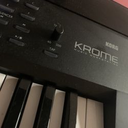 Korg Crome> 61 Keys 🎹 