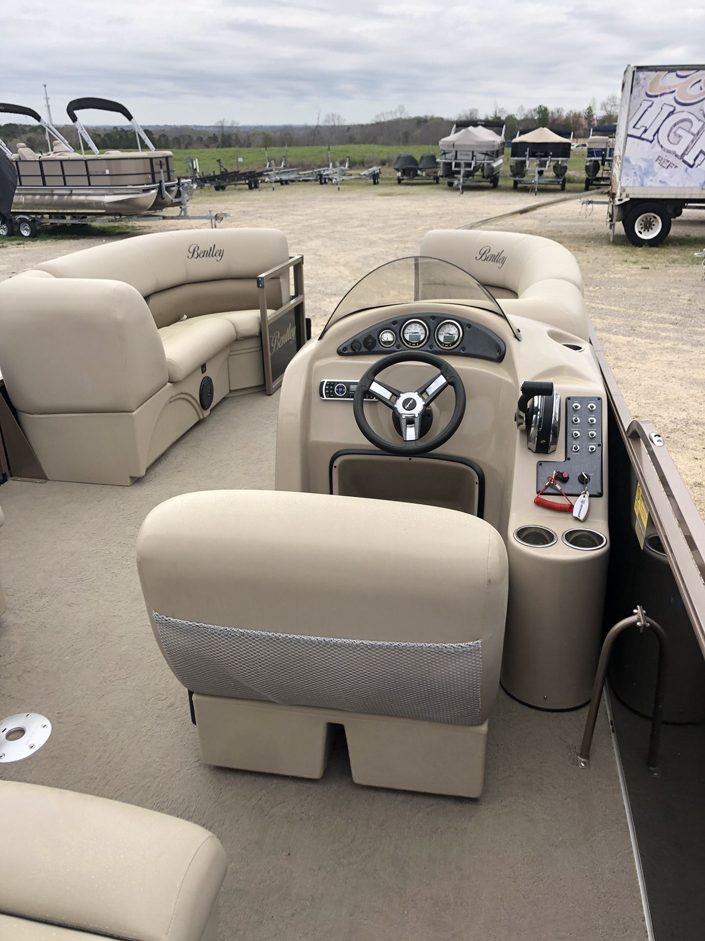 2018 22 ft Bentley pontoon for Sale in Lexington, SC OfferUp