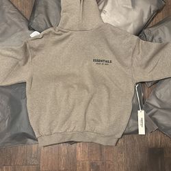 Essential hoodie