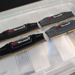 G.Skill Ripjaws V 32GB (4x8 GB) DDR4-3200 CL16