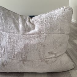 Lovesac Pillowsac